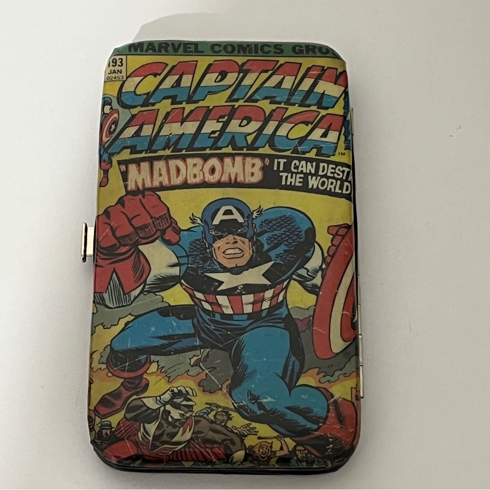 MARVEL COMICS Hinged Wallet - Picture 1 of 3